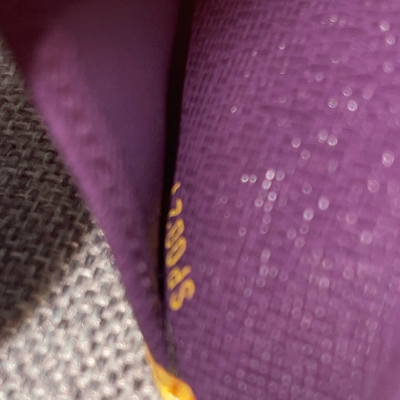 AUTHENTIC LOUIS VUITTON EPI WALLET - Picture 15 of 15